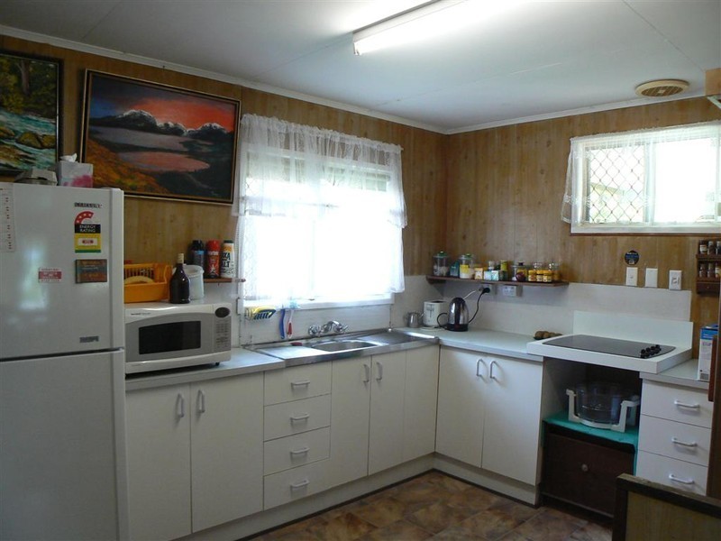 69 Winchelsea St, Pialba QLD 4655