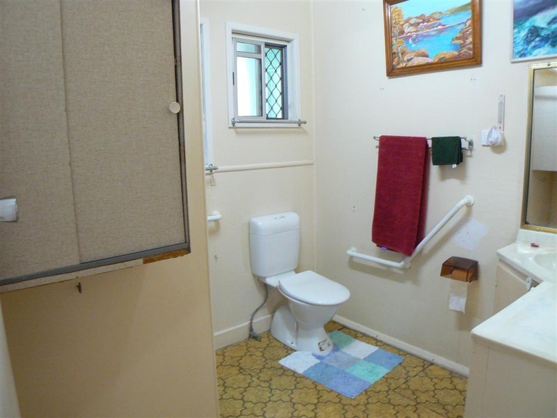 69 Winchelsea St, Pialba QLD 4655