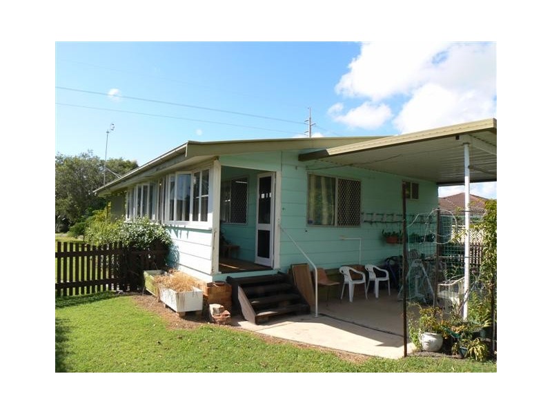 69 Winchelsea St, Pialba QLD 4655