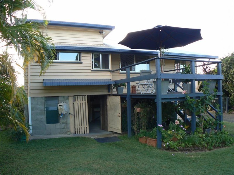 20  Beach Rd, Pialba QLD 4655