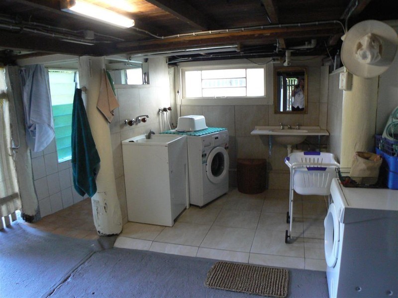 20  Beach Rd, Pialba QLD 4655