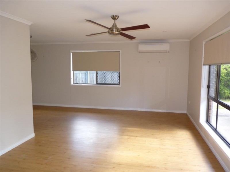 40 Limpus St, Urangan QLD 4655