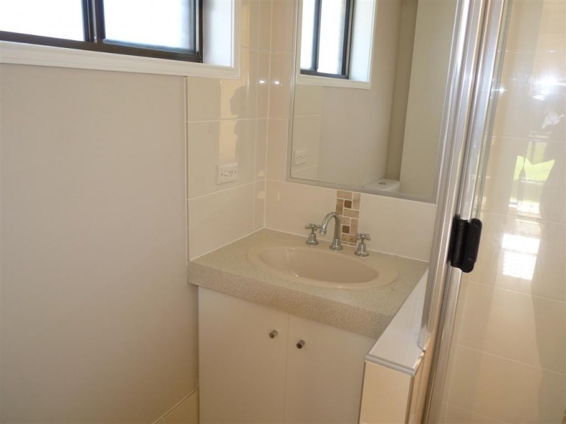 40 Limpus St, Urangan QLD 4655