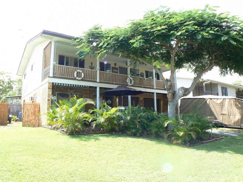 26 Esplanade, Point Vernon QLD 4655