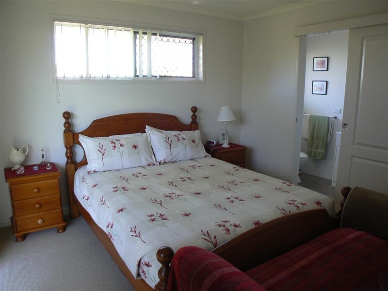 Unit 2/78 Pembridge Cct, Urraween QLD 4655