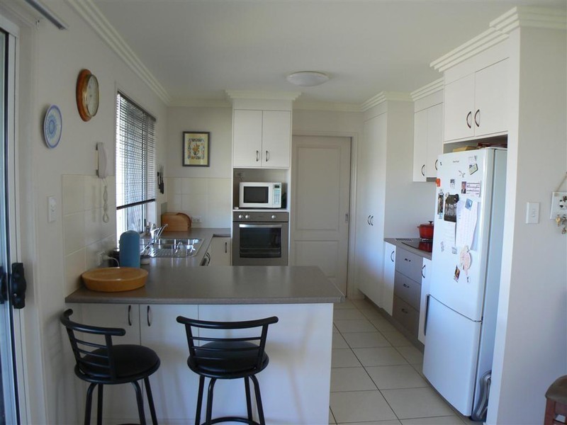 Unit 2/78 Pembridge Cct, Urraween QLD 4655