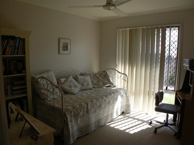 Unit 2/78 Pembridge Cct, Urraween QLD 4655