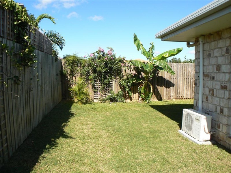 Unit 2/78 Pembridge Cct, Urraween QLD 4655