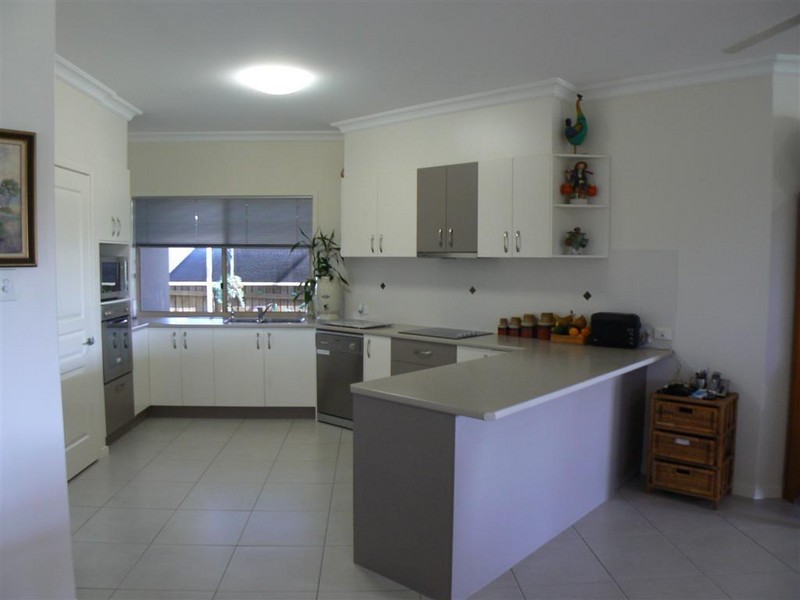 6 Bayley Court, Urraween QLD 4655