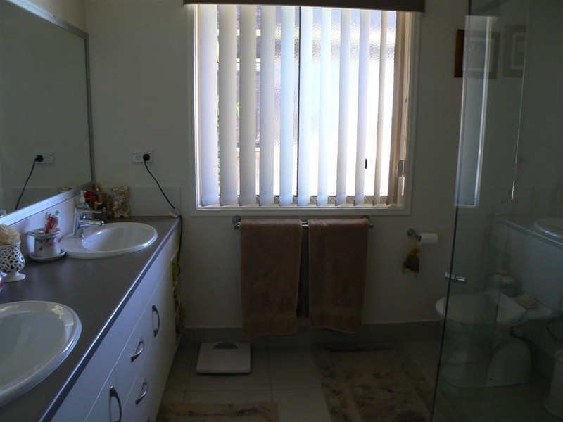 6 Bayley Court, Urraween QLD 4655