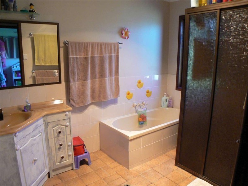 35 Old Maryborough Rd, Pialba QLD 4655