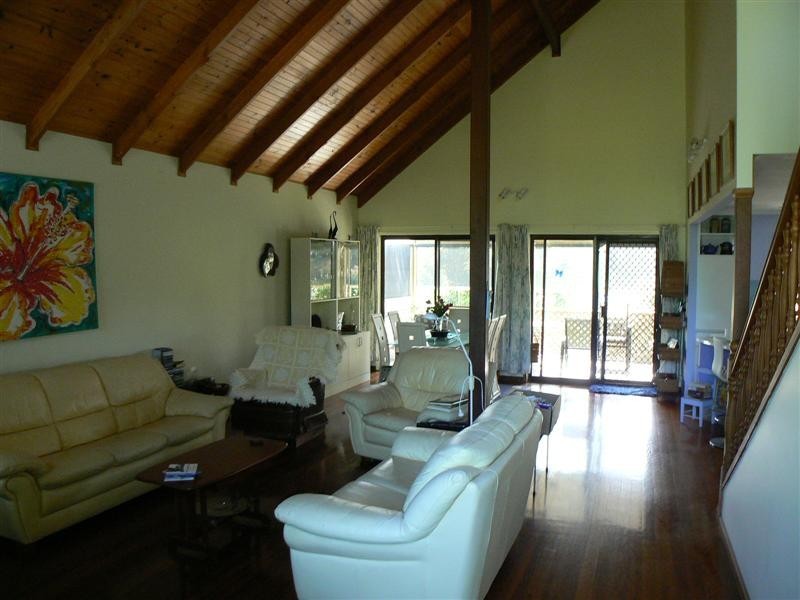 4 Balmoral Court, Urraween QLD 4655