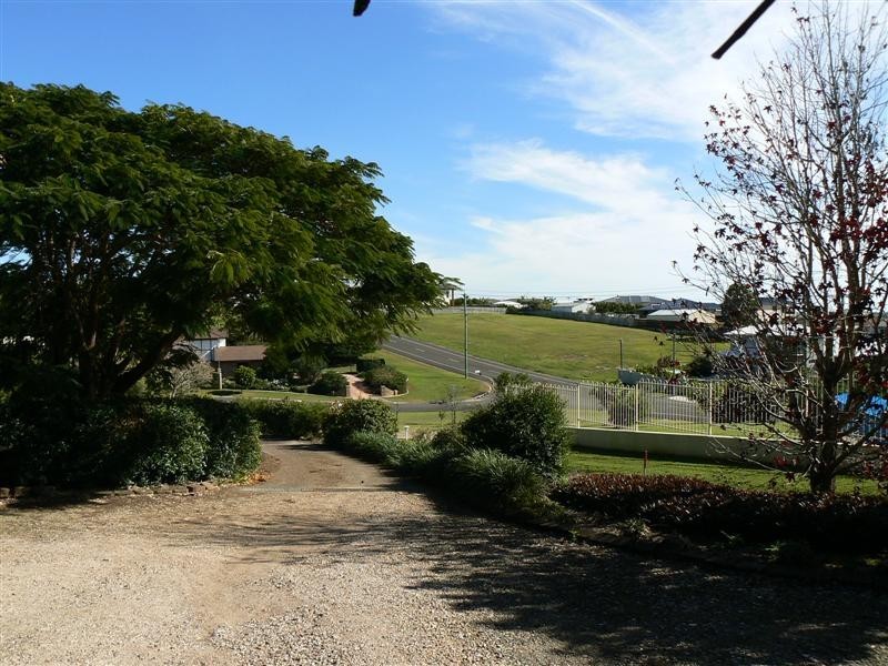 4 Balmoral Court, Urraween QLD 4655