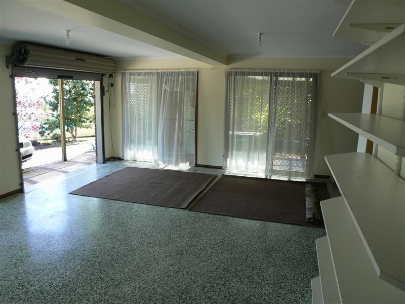 4 Balmoral Court, Urraween QLD 4655