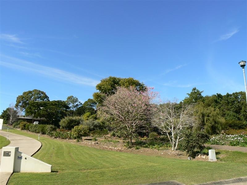 4 Balmoral Court, Urraween QLD 4655