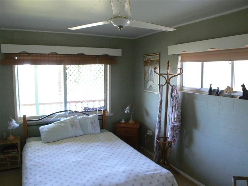 1 Kurrajong Cr, Point Vernon QLD 4655