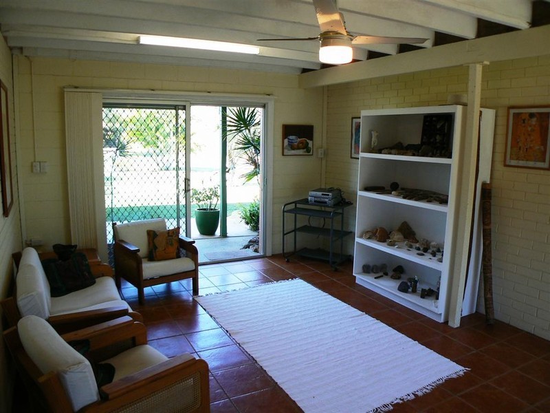 1 Kurrajong Cr, Point Vernon QLD 4655