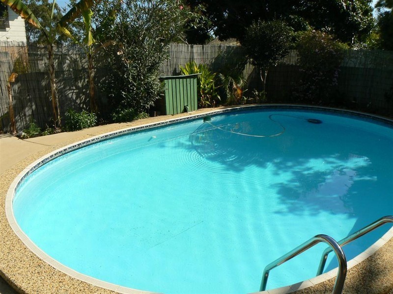 1 Kurrajong Cr, Point Vernon QLD 4655