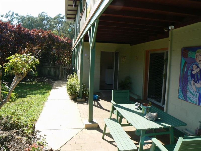 1 Kurrajong Cr, Point Vernon QLD 4655