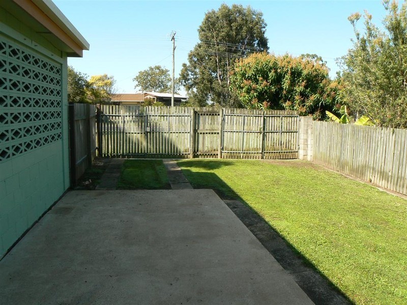 1 Kurrajong Cr, Point Vernon QLD 4655