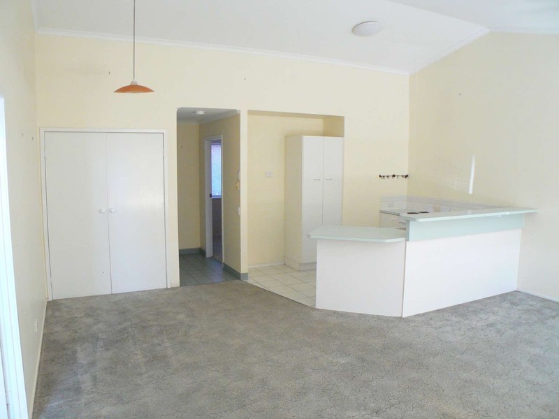 Unit 4/274 Main St, Kawungan QLD 4655