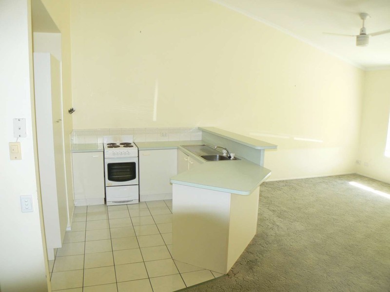 Unit 4/274 Main St, Kawungan QLD 4655