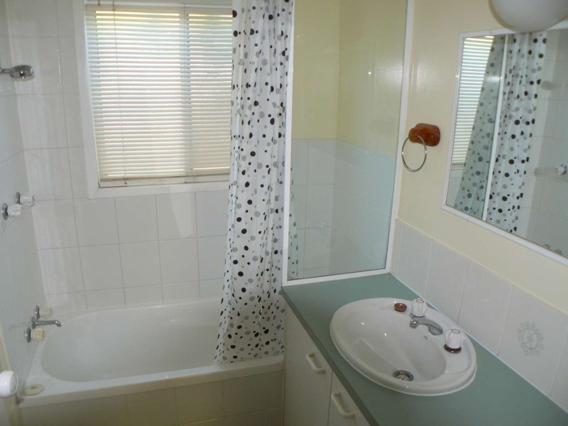 Unit 4/274 Main St, Kawungan QLD 4655