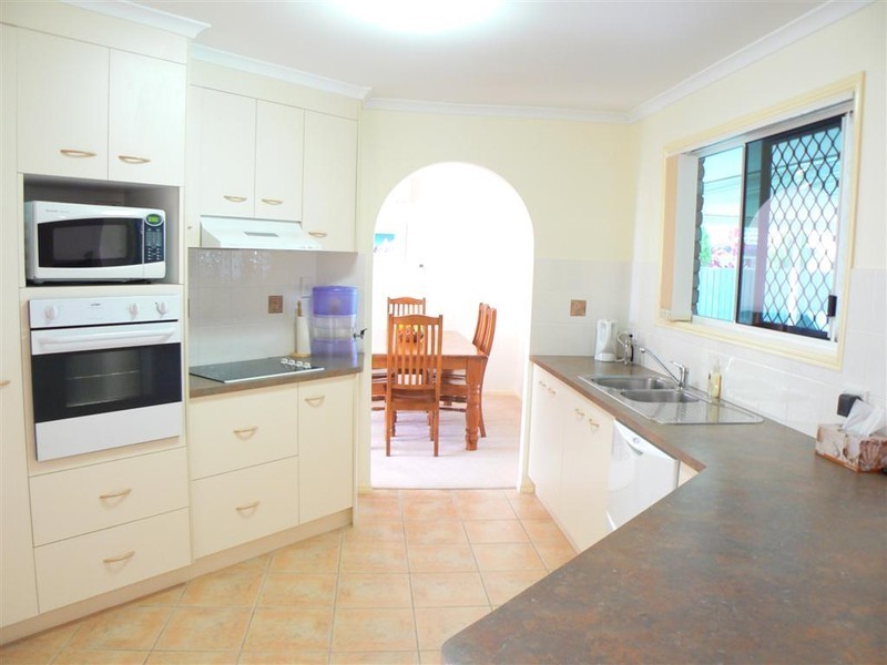 56 Mackay Dr, Kawungan QLD 4655