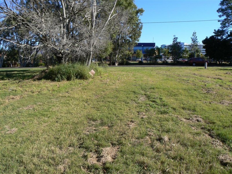7 Pilot St, Urangan QLD 4655