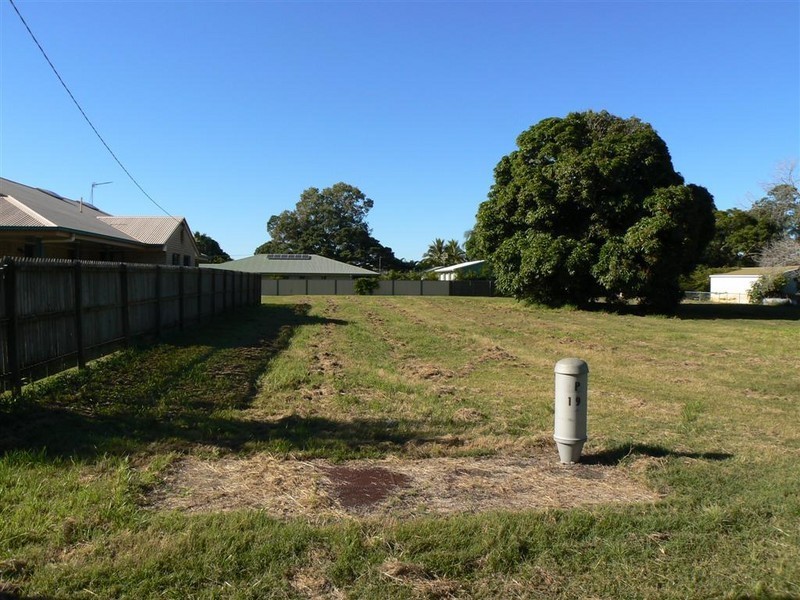 7 Pilot St, Urangan QLD 4655