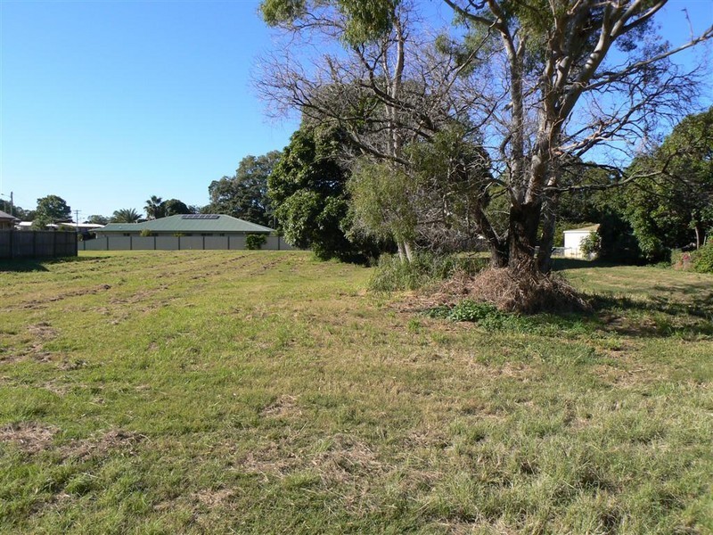 7 Pilot St, Urangan QLD 4655
