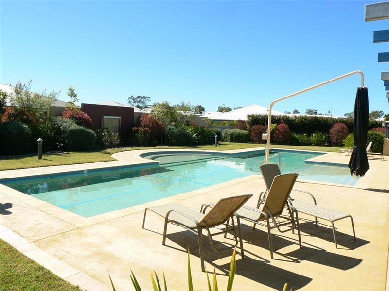 1/230 Pulgul St (The Domain), Urangan QLD 4655