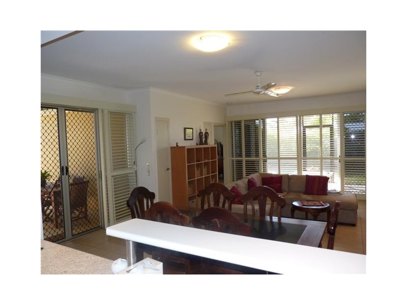 1/230 Pulgul St (The Domain), Urangan QLD 4655