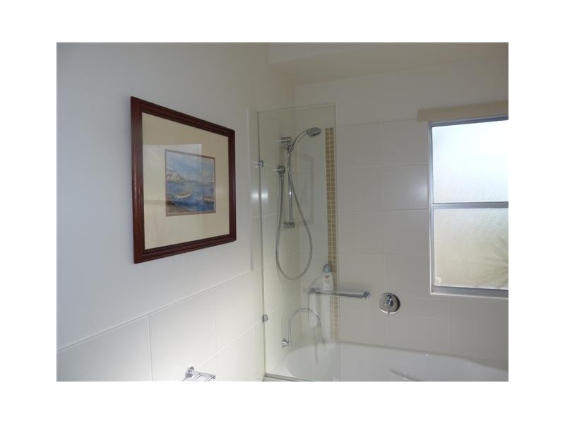 1/230 Pulgul St (The Domain), Urangan QLD 4655