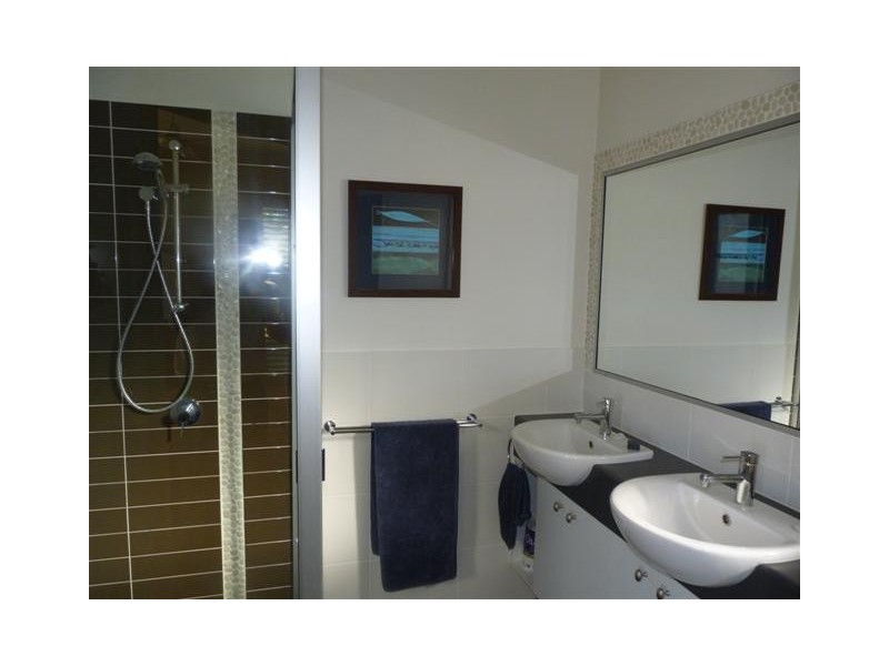 1/230 Pulgul St (The Domain), Urangan QLD 4655