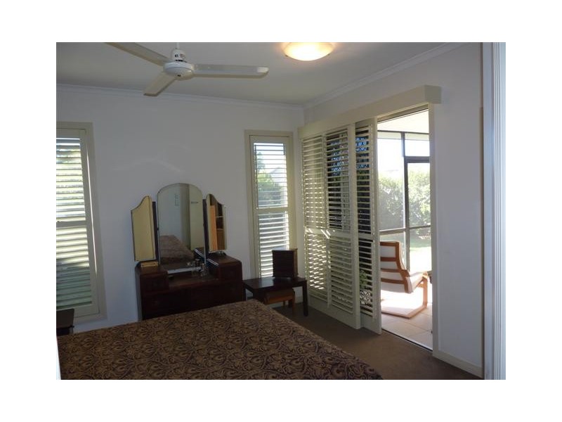 1/230 Pulgul St (The Domain), Urangan QLD 4655