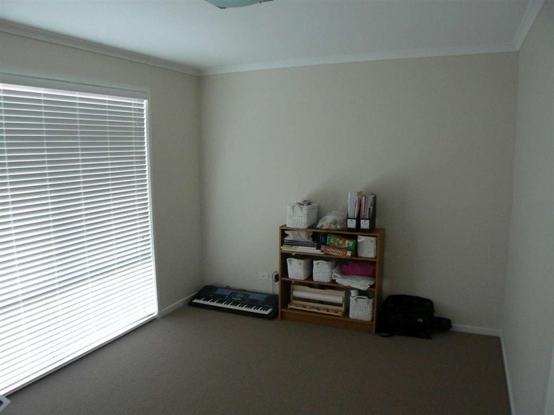 5 Honey Myrtle Cl, Burrum Heads QLD 4659