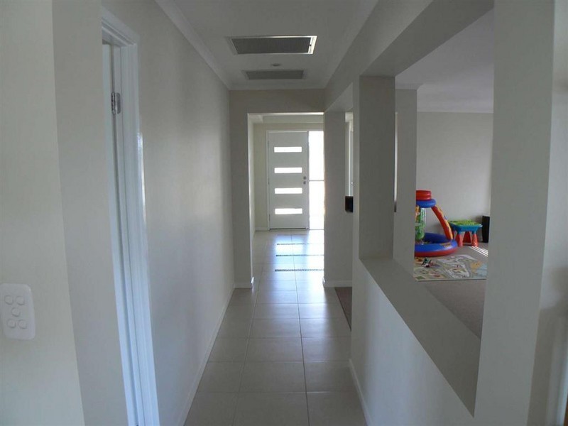 5 Honey Myrtle Cl, Burrum Heads QLD 4659