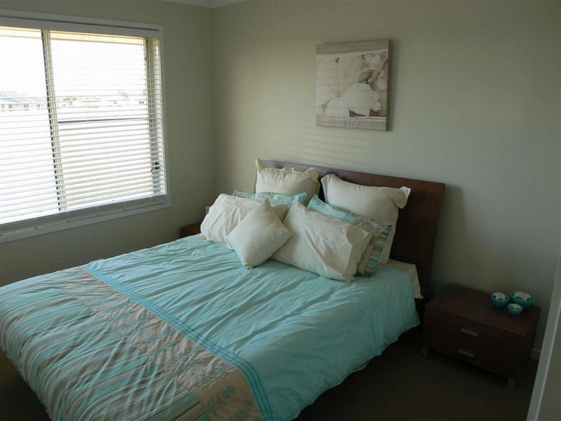 5 Honey Myrtle Cl, Burrum Heads QLD 4659