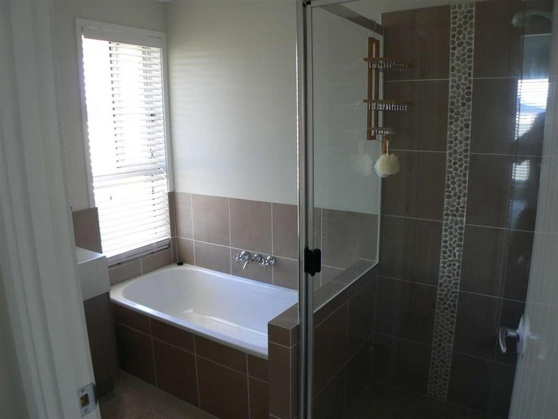 5 Honey Myrtle Cl, Burrum Heads QLD 4659
