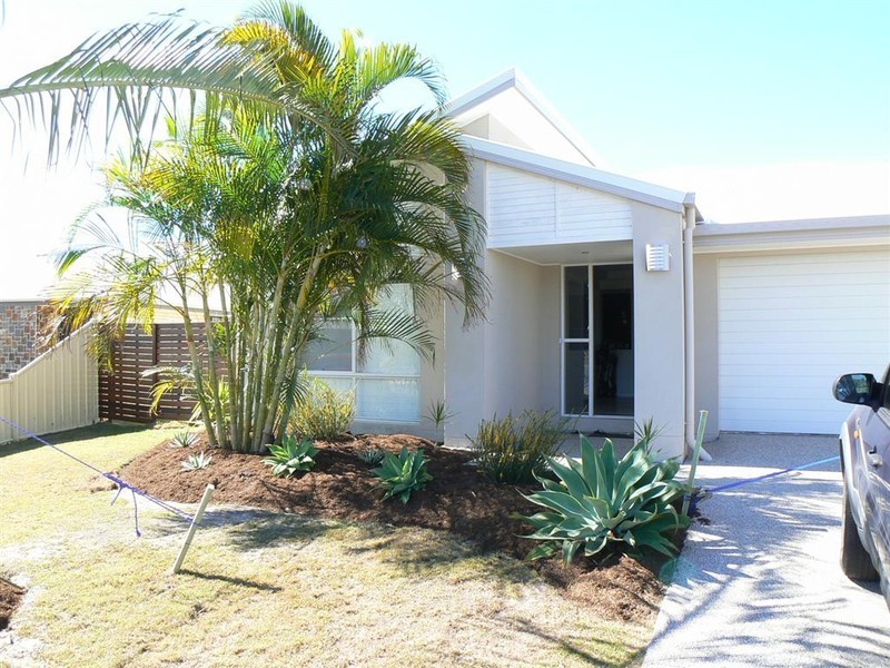 5 Honey Myrtle Cl, Burrum Heads QLD 4659
