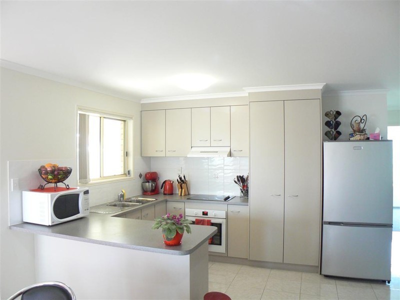 3 Dory Drive, Point Vernon QLD 4655