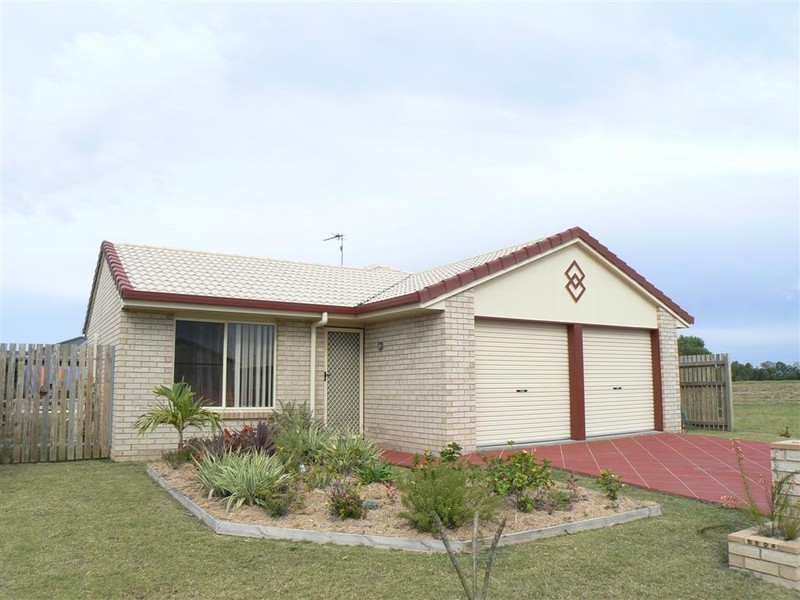 3 Dory Drive, Point Vernon QLD 4655