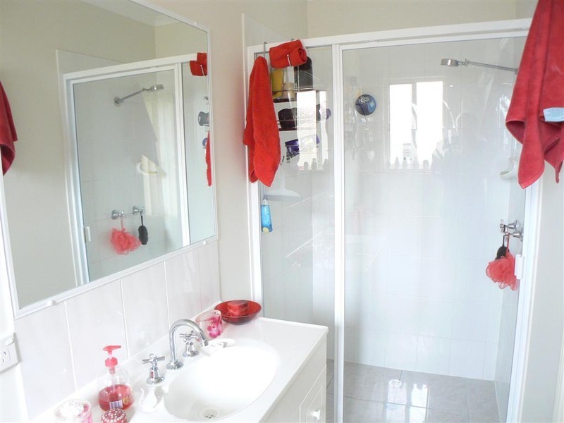 3 Dory Drive, Point Vernon QLD 4655