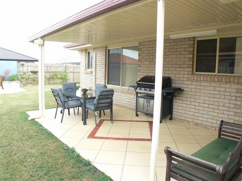 3 Dory Drive, Point Vernon QLD 4655