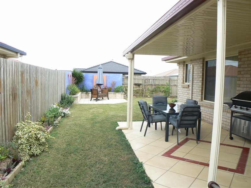 3 Dory Drive, Point Vernon QLD 4655