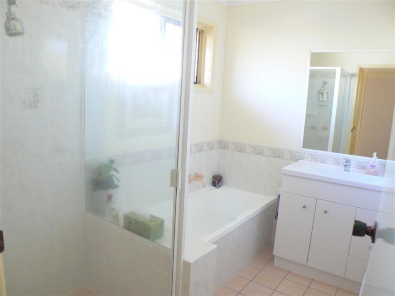 10 Harvard Pl, Urraween QLD 4655