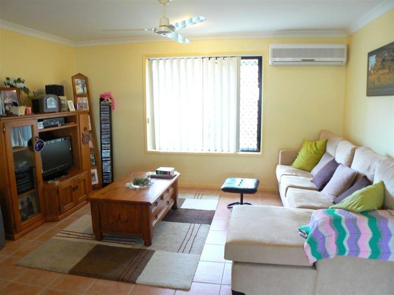 25 Marineview Ave, Scarness QLD 4655