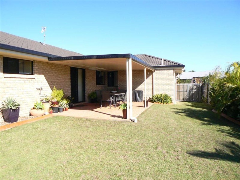 25 Marineview Ave, Scarness QLD 4655