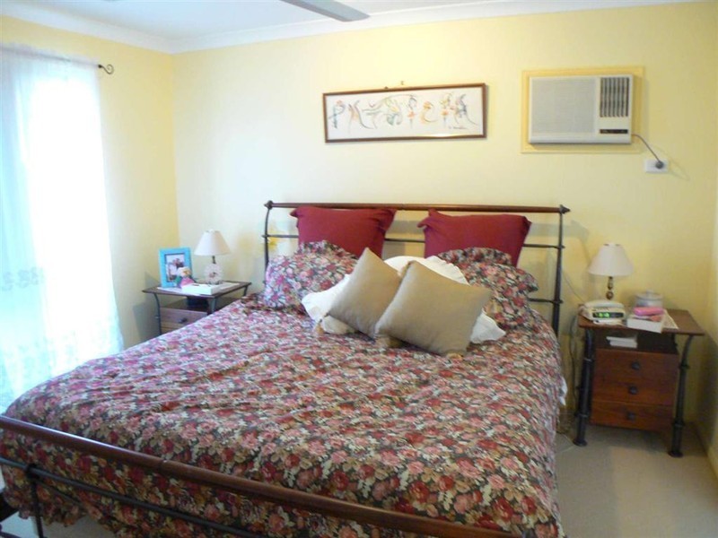 25 Marineview Ave, Scarness QLD 4655